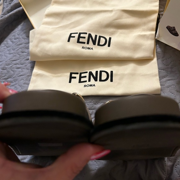 Fendi Sandals new  full inclusion woman’s slides size 10.5 runs small - Picture 6 of 9